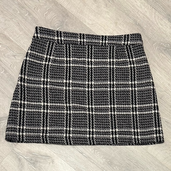 ZARA TRF Collection Size S High Waisted Black and White Tweed Plaid Mini Skirt - Picture 4 of 5